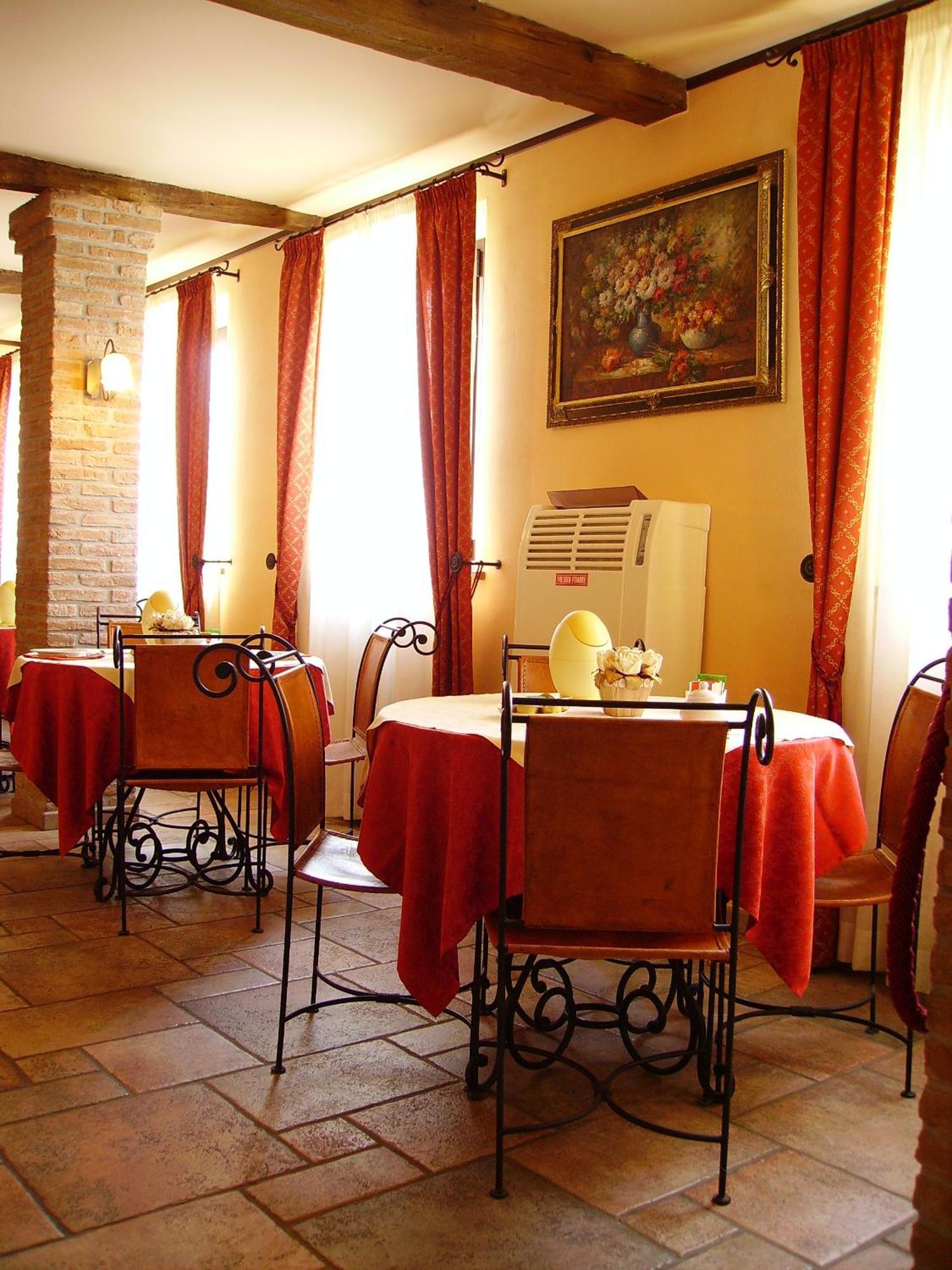Hotel Antico Casale Vigarano Mainarda ภายนอก รูปภาพ