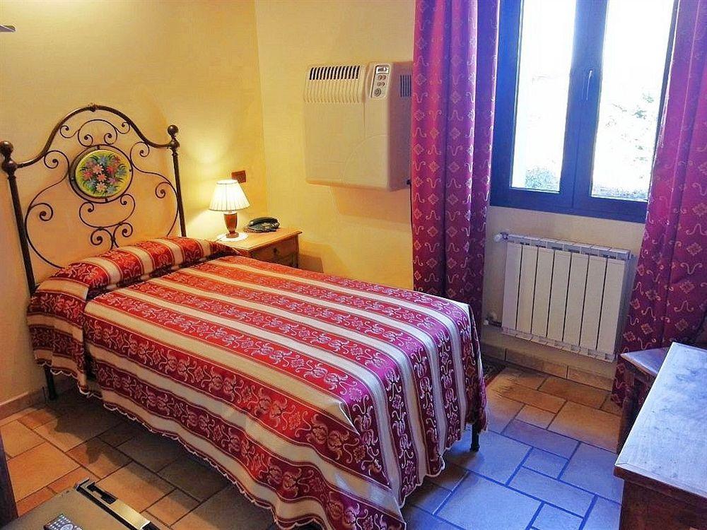 Hotel Antico Casale Vigarano Mainarda ภายนอก รูปภาพ