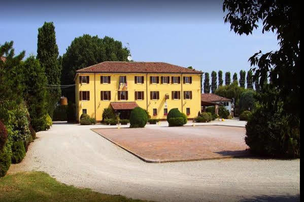 Hotel Antico Casale Vigarano Mainarda ภายนอก รูปภาพ