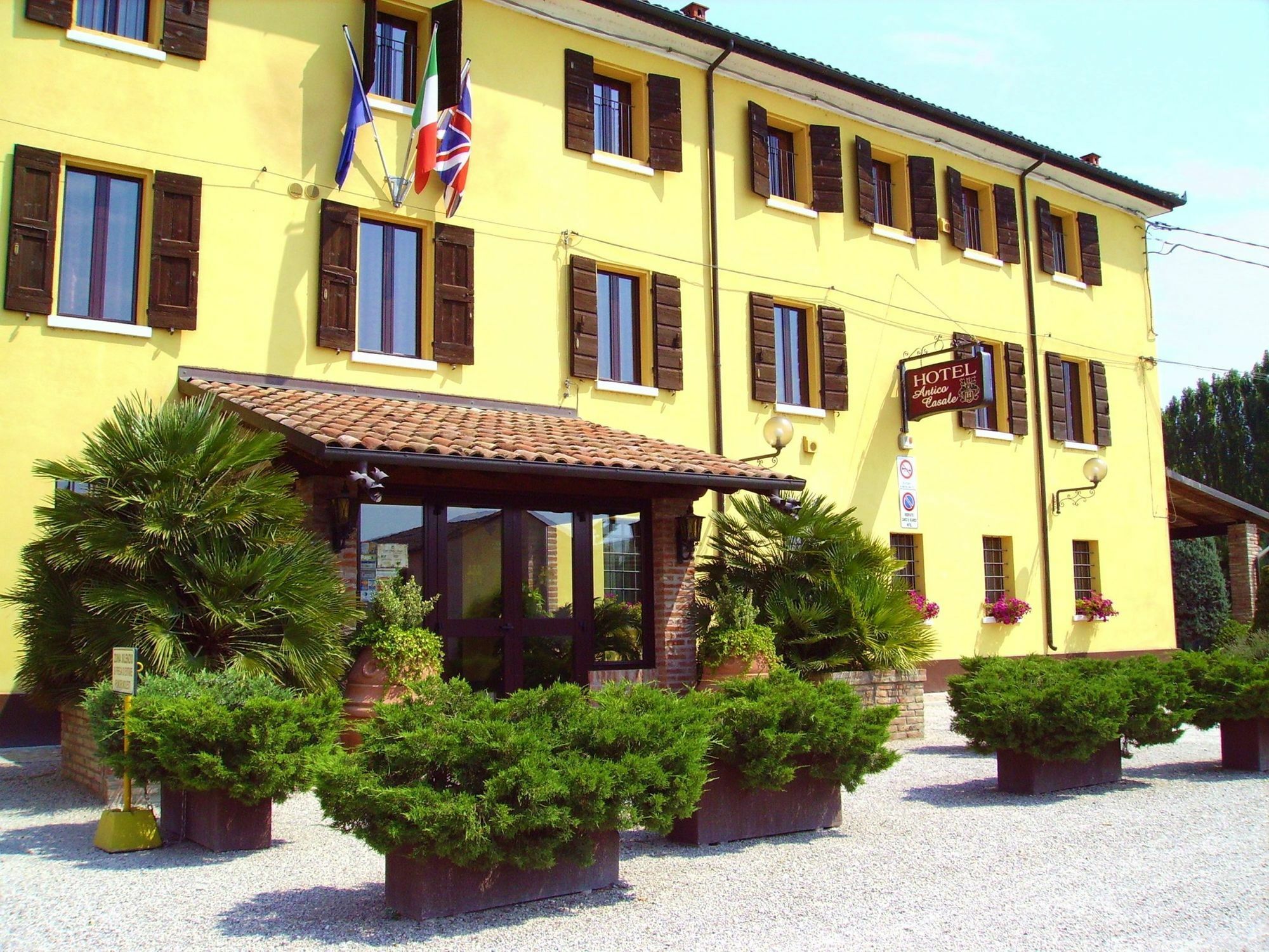 Hotel Antico Casale Vigarano Mainarda ภายนอก รูปภาพ