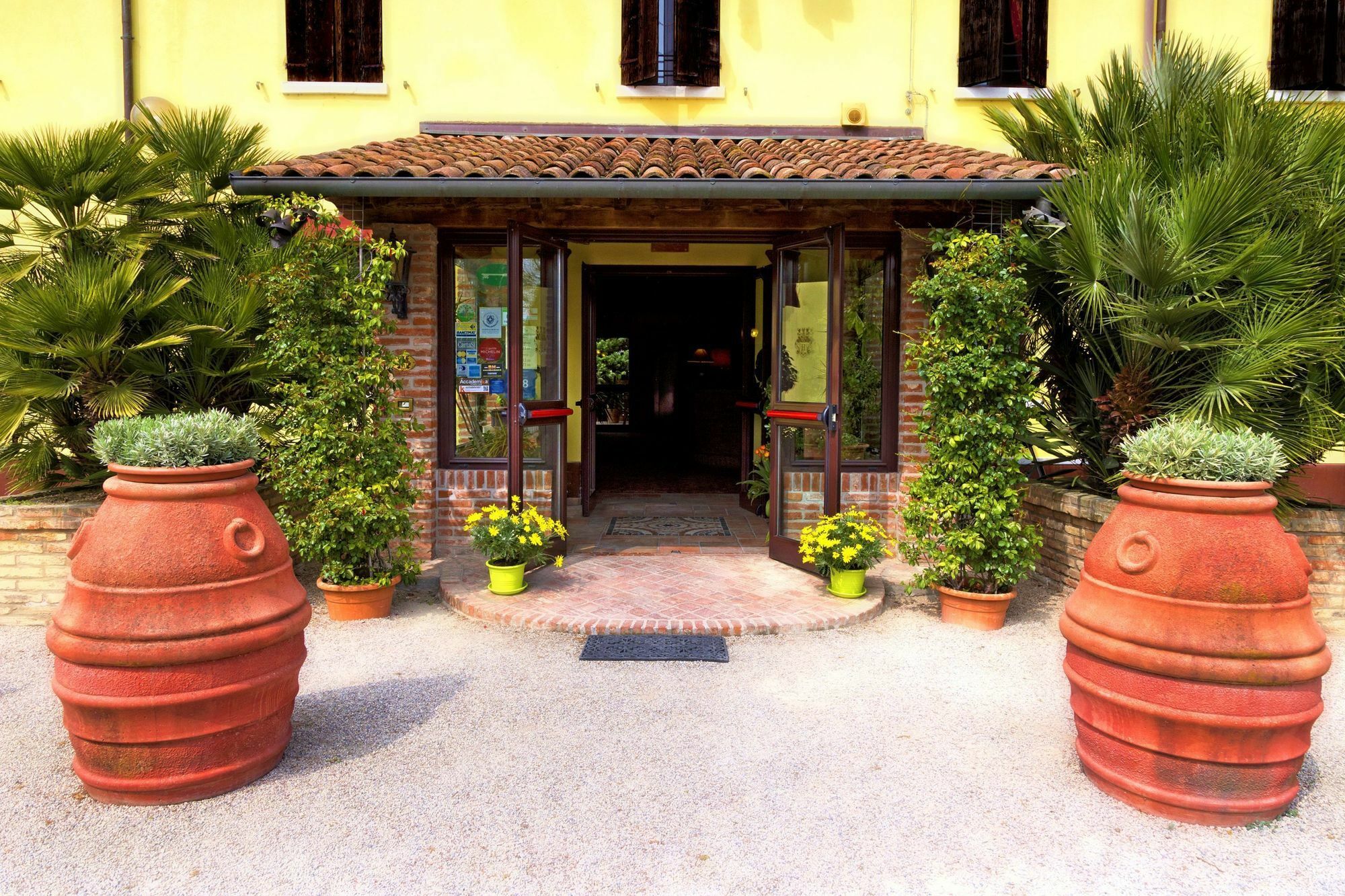 Hotel Antico Casale Vigarano Mainarda ภายนอก รูปภาพ