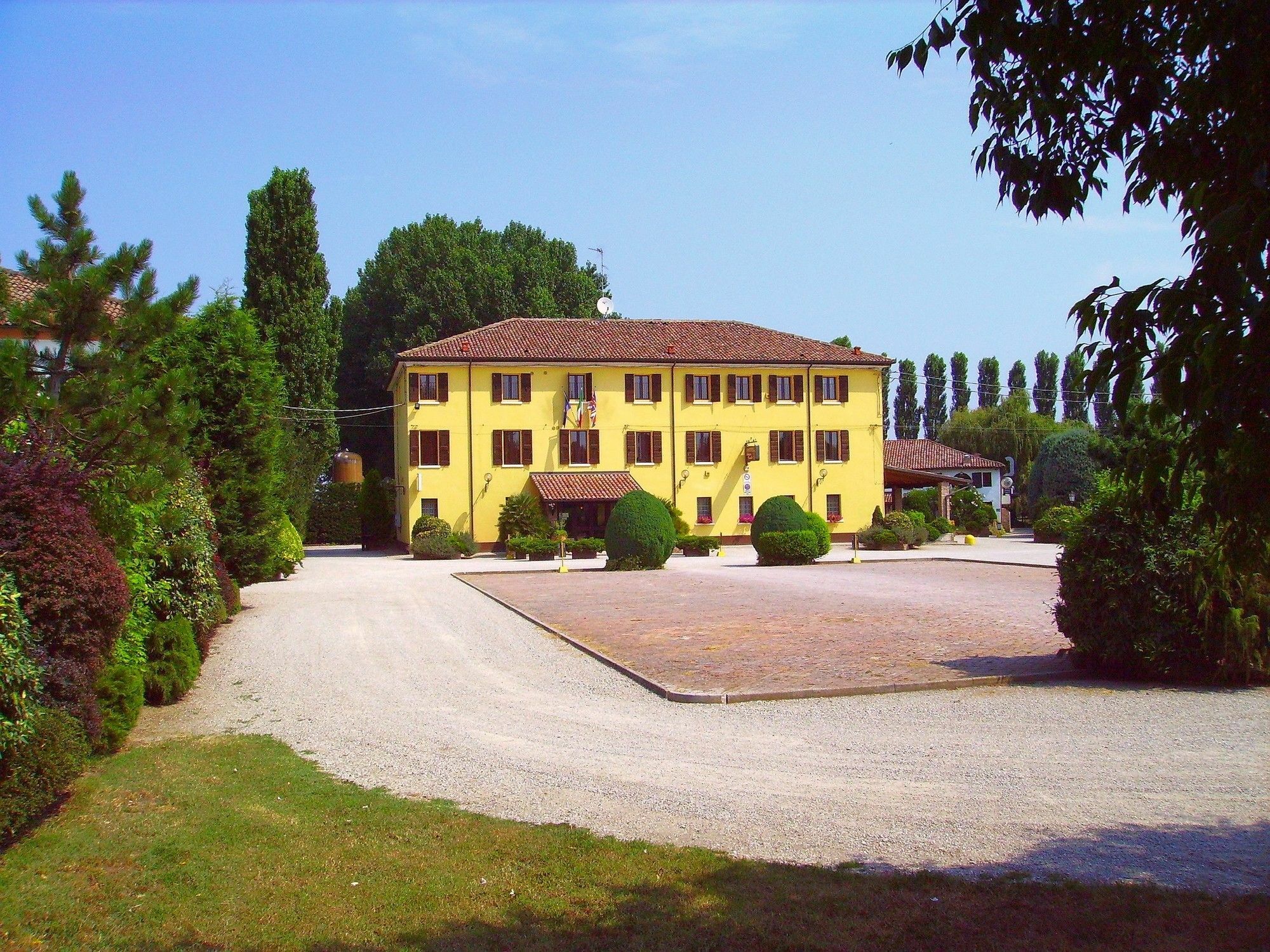 Hotel Antico Casale Vigarano Mainarda ภายนอก รูปภาพ